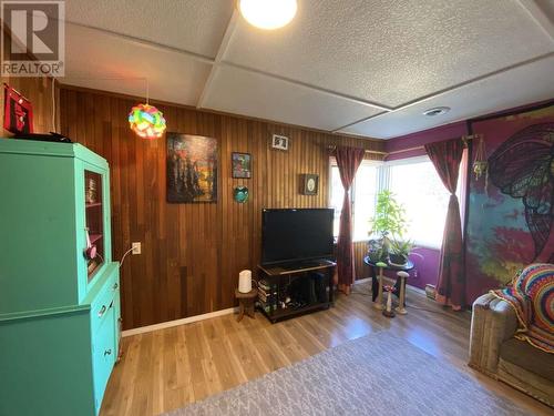 6887 16Th Street, Grand Forks, BC - Indoor Photo Showing Other Room