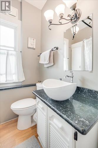 606 Carbonate Street, Nelson, BC - Indoor Photo Showing Bathroom