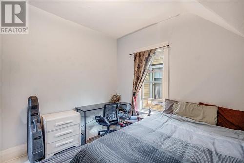 606 Carbonate Street, Nelson, BC - Indoor Photo Showing Bedroom