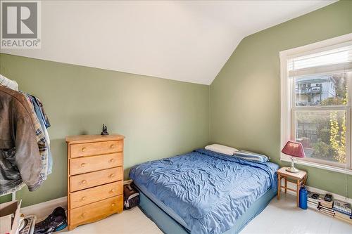 606 Carbonate Street, Nelson, BC - Indoor Photo Showing Bedroom