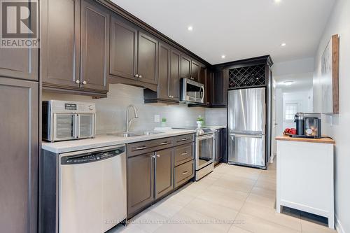 36 - 2355 Fifth Line W, Mississauga, ON - Indoor Photo Showing Kitchen With Stainless Steel Kitchen