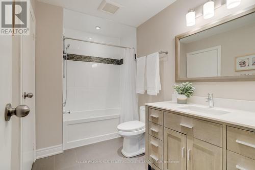 36 - 2355 Fifth Line W, Mississauga, ON - Indoor Photo Showing Bathroom