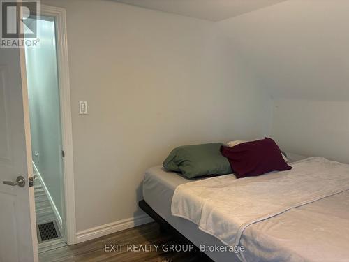 18 Frank Street, Belleville, ON - Indoor Photo Showing Bedroom