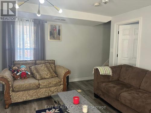 18 Frank Street, Belleville, ON - Indoor Photo Showing Living Room