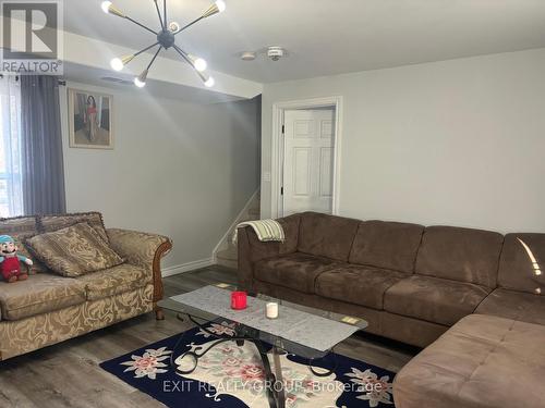 18 Frank Street, Belleville, ON - Indoor Photo Showing Living Room