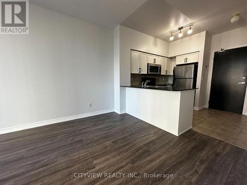 1805 - 388 Prince Of Wales Drive, Mississauga, ON - Indoor Photo Showing Kitchen