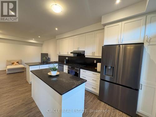 151 Keppel Circle, Brampton, ON - Indoor Photo Showing Kitchen