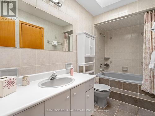 5472 Bourget Drive, Mississauga, ON - Indoor Photo Showing Bathroom