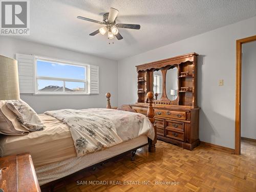 5472 Bourget Drive, Mississauga, ON - Indoor Photo Showing Bedroom