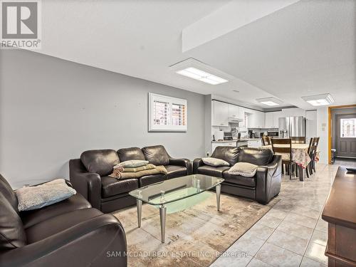 5472 Bourget Drive, Mississauga, ON - Indoor Photo Showing Living Room