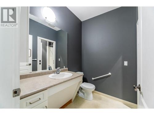 9719 Brown Street, Summerland, BC - Indoor Photo Showing Bathroom