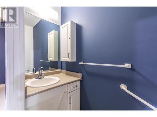 9719 Brown Street, Summerland, BC - Indoor Photo Showing Bathroom