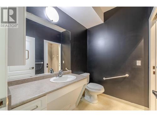 9719 Brown Street, Summerland, BC - Indoor Photo Showing Bathroom