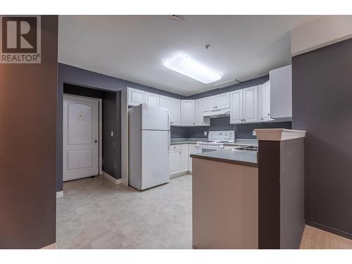 9719 Brown Street, Summerland, BC - Indoor Photo Showing Kitchen