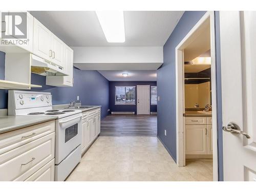 9719 Brown Street, Summerland, BC - Indoor Photo Showing Kitchen