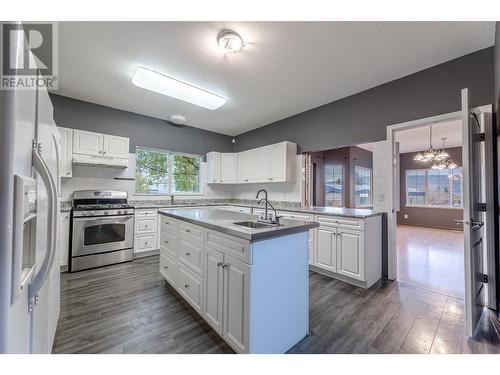 9719 Brown Street, Summerland, BC - Indoor Photo Showing Kitchen