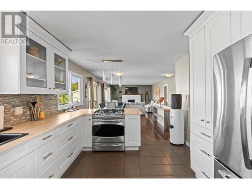 3800 35A Street, Vernon, BC - Indoor Photo Showing Kitchen