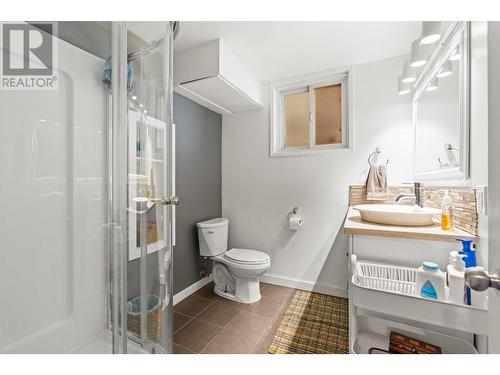 3800 35A Street, Vernon, BC - Indoor Photo Showing Bathroom