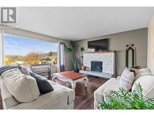 3800 35A Street, Vernon, BC - Indoor Photo Showing Living Room With Fireplace