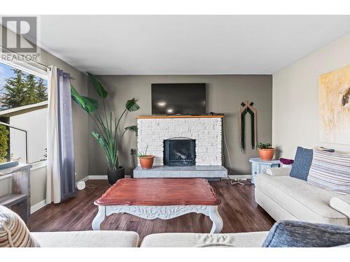 3800 35A Street, Vernon, BC - Indoor Photo Showing Living Room With Fireplace