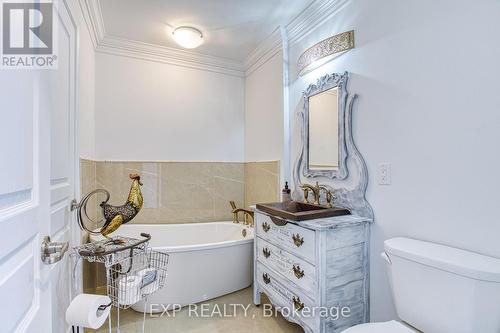 41 Valiant Circle, Hamilton, ON - Indoor Photo Showing Bathroom