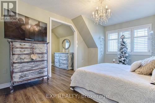 41 Valiant Circle, Hamilton, ON - Indoor Photo Showing Bedroom