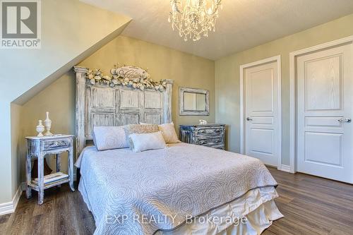 4 Valiant Circle, Hamilton, ON - Indoor Photo Showing Bedroom