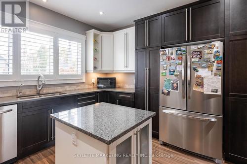 536 Juliana Drive, Strathroy-Caradoc, ON - Indoor Photo Showing Kitchen With Double Sink