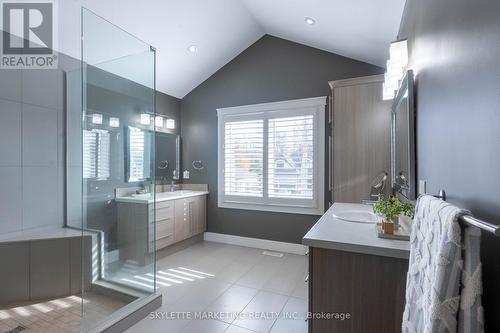 536 Juliana Drive, Strathroy-Caradoc, ON - Indoor Photo Showing Bathroom