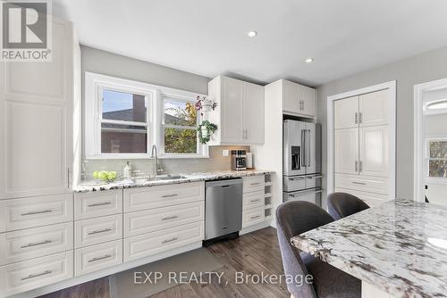 121 Louth Street, St. Catharines, ON - Indoor Photo Showing Kitchen