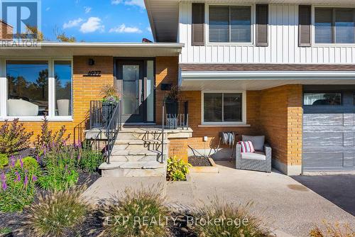 6977 Waterloo Drive, Niagara Falls, ON - Outdoor With Facade