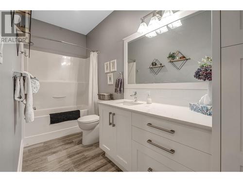 1715 Britton Road, Summerland, BC - Indoor Photo Showing Bathroom