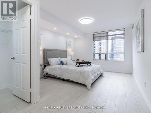 1906 - 3880 Duke Of York Boulevard, Mississauga, ON - Indoor Photo Showing Bedroom