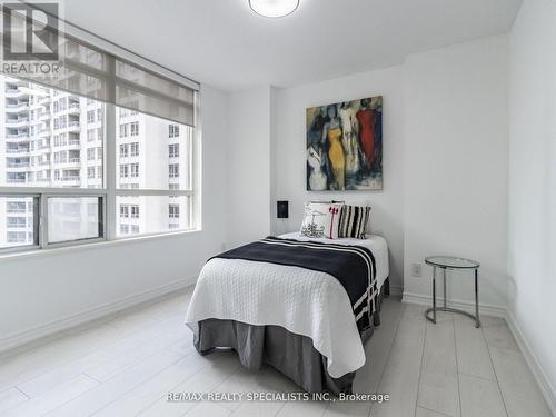 1906 - 3880 Duke Of York Boulevard, Mississauga, ON - Indoor Photo Showing Bedroom