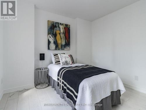 1906 - 3880 Duke Of York Boulevard, Mississauga, ON - Indoor Photo Showing Bedroom