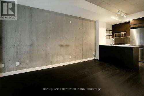 213 - 90 Broadview Avenue, Toronto, ON - Indoor Photo Showing Kitchen