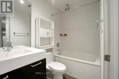 213 - 90 Broadview Avenue, Toronto, ON - Indoor Photo Showing Bathroom