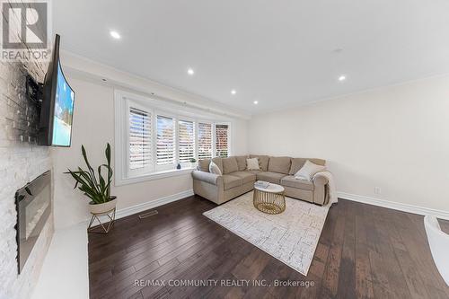 310 Friendship Avenue, Toronto, ON - Indoor Photo Showing Living Room