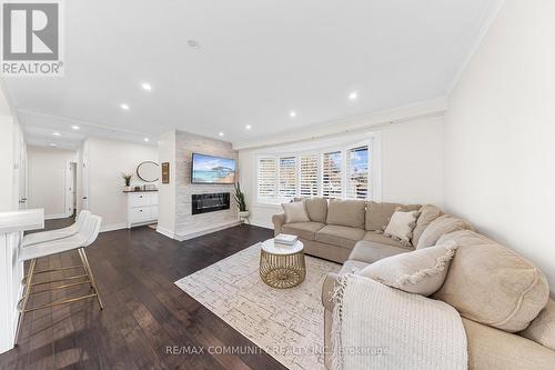 310 Friendship Avenue, Toronto, ON - Indoor Photo Showing Living Room