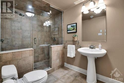 Lower level full bath - 5844 Longhearth Way, Manotick, ON - Indoor Photo Showing Bathroom