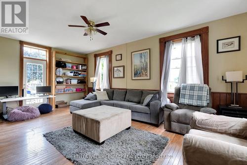 188 Valentia Road, Kawartha Lakes (Little Britain), ON - Indoor Photo Showing Living Room