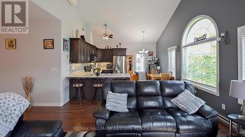 2904 - 300 Croft Street, Port Hope, ON - Indoor Photo Showing Living Room