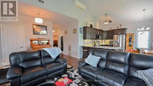 2904 - 300 Croft Street, Port Hope, ON - Indoor Photo Showing Living Room