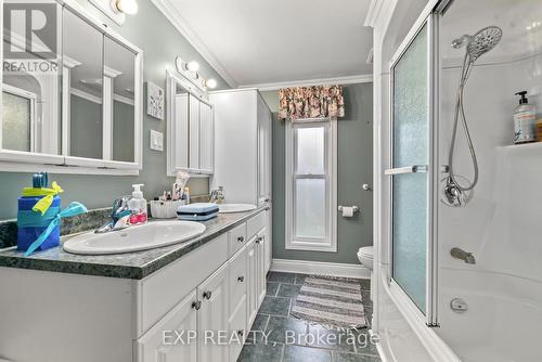 295 Main Street, Prince Edward County (Bloomfield), ON - Indoor Photo Showing Bathroom