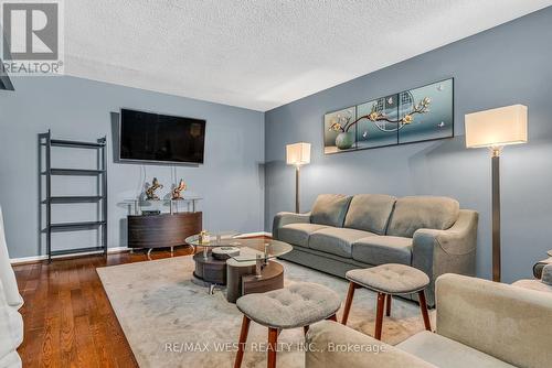 19 - 2 Dailing Gate, Toronto, ON - Indoor Photo Showing Living Room