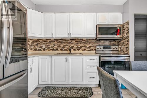 19 - 2 Dailing Gate, Toronto, ON - Indoor Photo Showing Kitchen With Double Sink