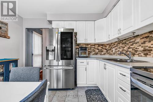 19 - 2 Dailing Gate, Toronto, ON - Indoor Photo Showing Kitchen With Double Sink