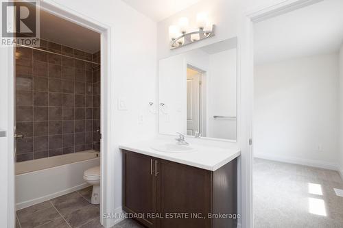 Upper - 114 Franklin Trail, Barrie, ON - Indoor Photo Showing Bathroom