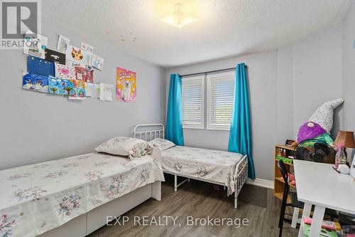 28 Wandering Trail Drive, Brampton, ON - Indoor Photo Showing Bedroom