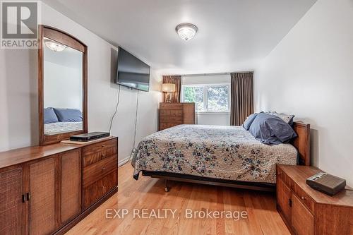 973 Sierra Boulevard, Mississauga, ON - Indoor Photo Showing Bedroom